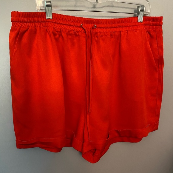 Red Forever 21 shorts , 1X - Picture 1 of 3